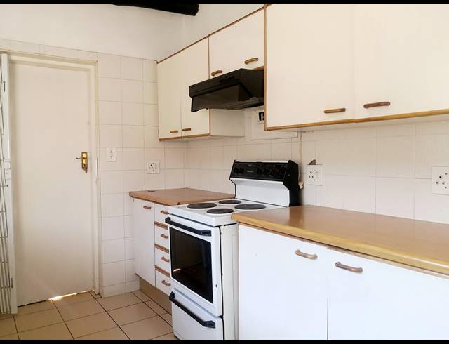 2 BEDROOM APARTMENT TO LET IN NIEUW MUCKLENEUK
